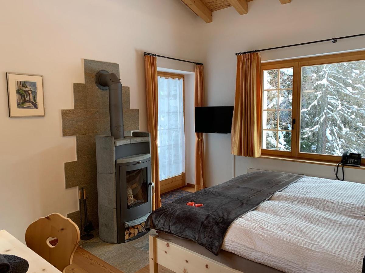 Chasa Al Battaporta Hotell Tschierv Exteriör bild
