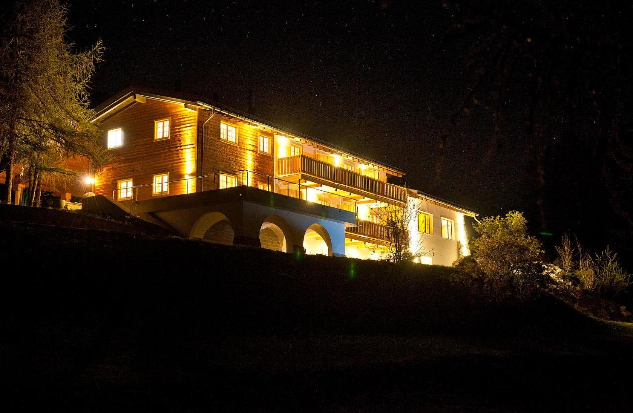 Chasa Al Battaporta Hotell Tschierv Exteriör bild
